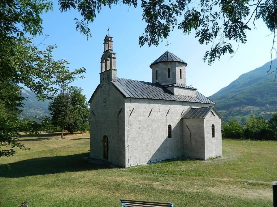 andrijevica 2020. crkva na Knjazevcu.jpg